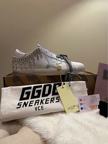 Golden Goose Deluxe Golden Goose Halhal model