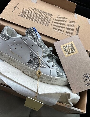 Golden Goose Deluxe