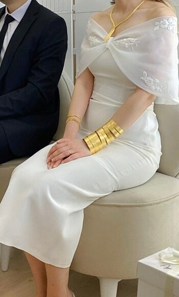 Beyaz elbise