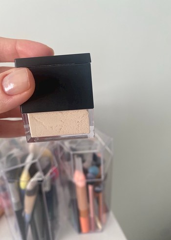 Huda Beauty Pudra - Görsel 3