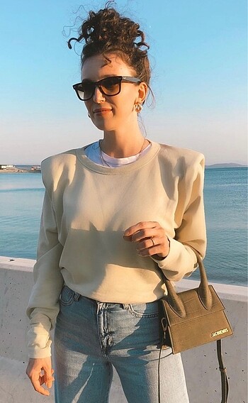 H&M Sweatshirt p İndirimli.