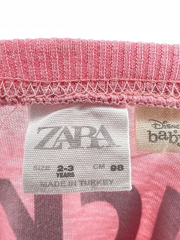 universal Beden Zara T-shirt %70 İndirimli.