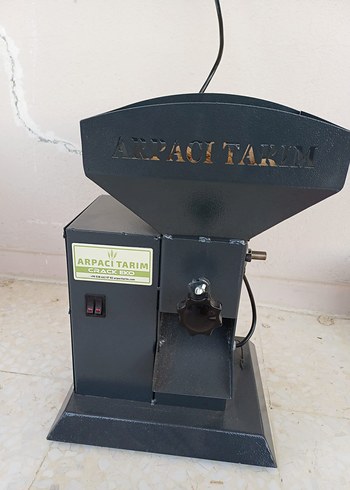 Gri-Kahverengi ceviz kırma Makinesi - Görsel 2