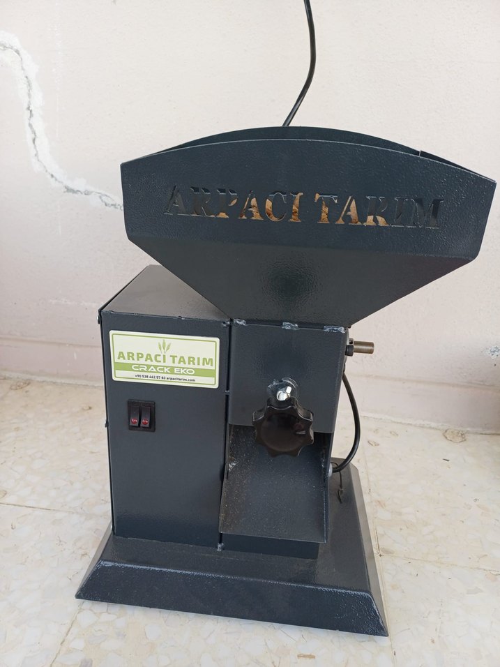 Gri-Kahverengi ceviz kırma Makinesi - Görsel 2