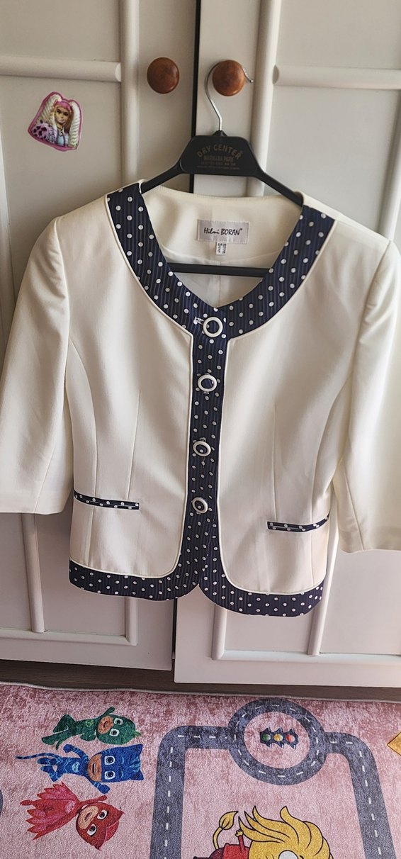 Beyaz Kadın Düğmeli Midi Ceket - Görsel 3