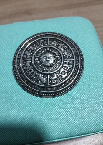 Güneş Sembollü Vintage Gri Broş