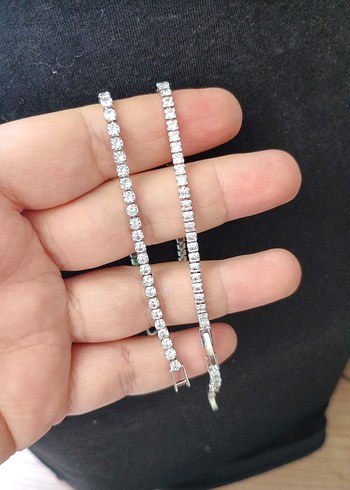 Beyaz Parlak Taşlı Kadın Bileklik