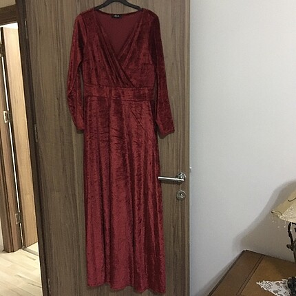 42 Beden Kırmızı kadife elbise