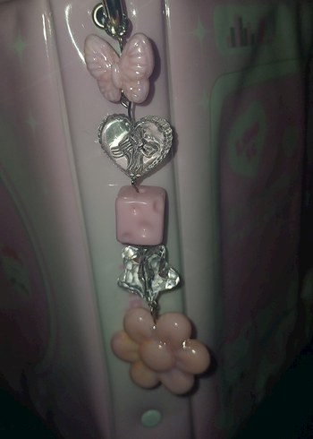 Accessorize  Pembe Charm