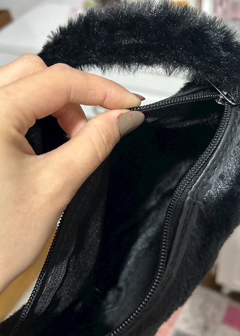 Siyah Kürk Detaylı Kadın El Çantası - Görsel 2