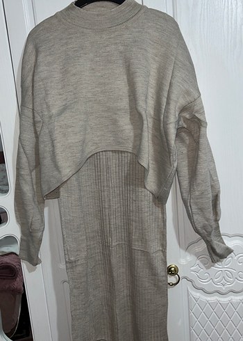 Bej Yüksek Yakalı Uzun Triko Elbise - Görsel 2