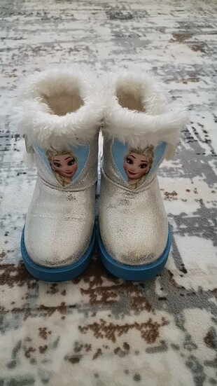 Kız karbotu elsa