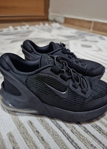 Erkek cocuk Nike spor ayakkabı