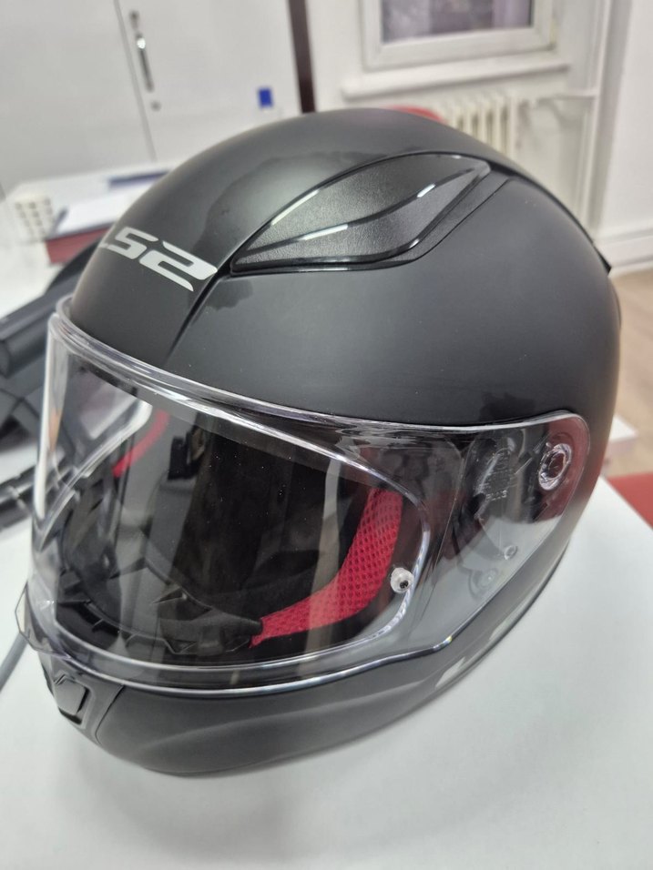 Siyah LS2 Motosiklet Kaskı Velcro Bantlı - Görsel 3