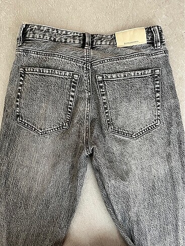 36 Beden Stradivarius D98- 36 beden gri jean