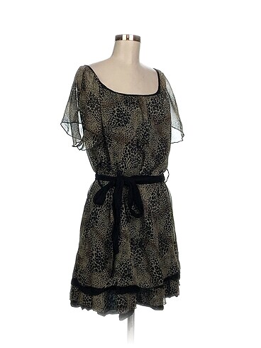 Batik Batik Kısa Elbise %70 İndirimli.