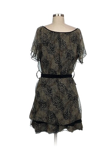m Beden Batik Kısa Elbise %70 İndirimli.