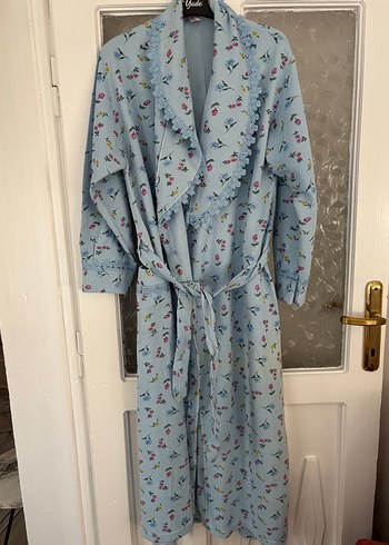 Mavi Çiçek Desenli Uzun Kadın Sabahlık - Görsel 3