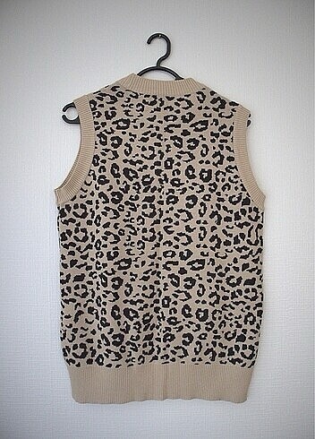 l Beden camel Renk Leopar Desenli Triko Yelek