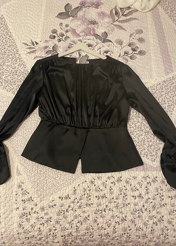 Siyah Dantelli Uzun Kollu V Yaka Bluz - Görsel 3