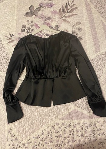 Siyah Dantelli Uzun Kollu V Yaka Bluz - Görsel 2