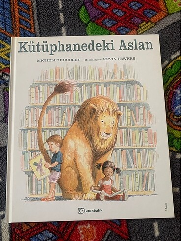 Kütüphanedeki Aslan