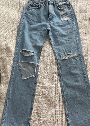Yırtık Detaylı Kot Pantolon