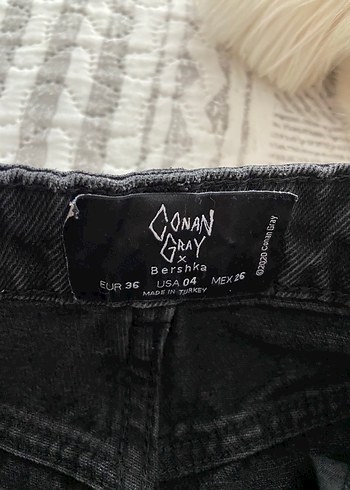Bershka Siyah Yırtık Detaylı Kot Pantolon