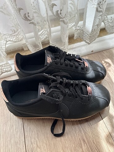 Nike Cortez