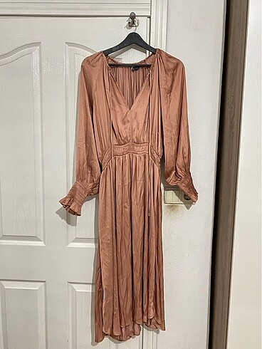 ZARA Saten Elbise