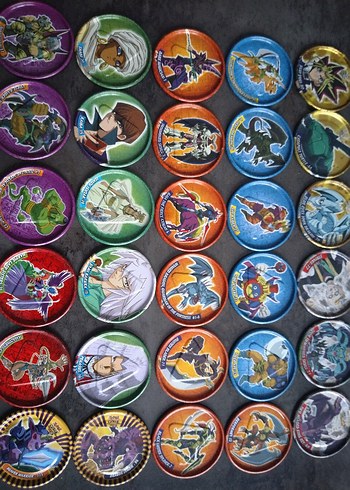 Çeşitli Renklerde Kart Oyunları - Görsel 2