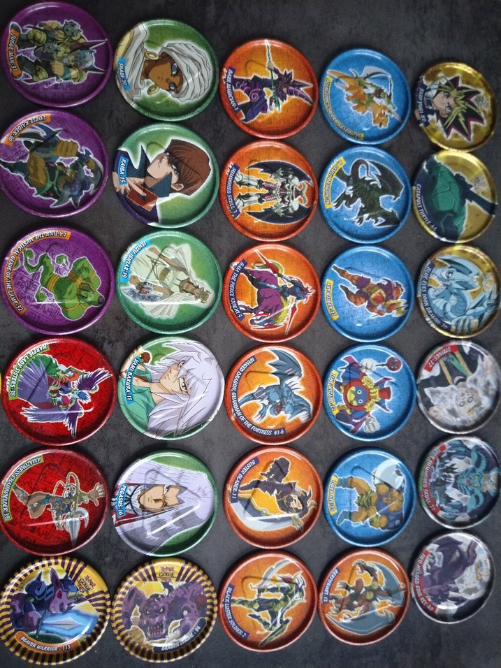 Çeşitli Renklerde Kart Oyunları - Görsel 2