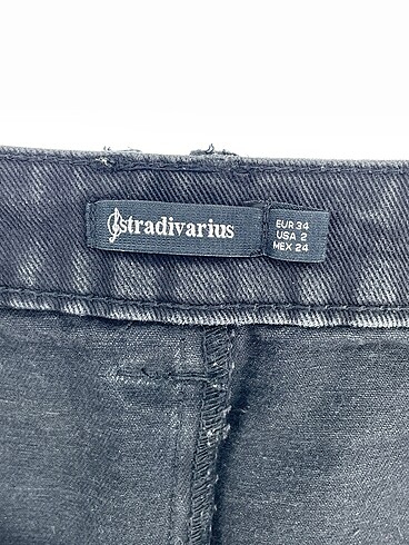 34 Beden siyah Renk Stradivarius Mini Etek %70 İndirimli.