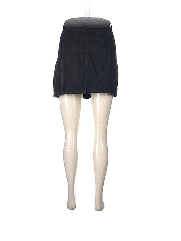 34 Beden Stradivarius Mini Etek %70 İndirimli.