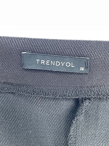36 Beden siyah Renk Trendyol & Milla Mini Etek %70 İndirimli.
