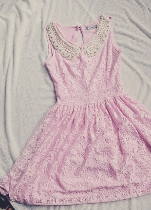 Pembe elbise 