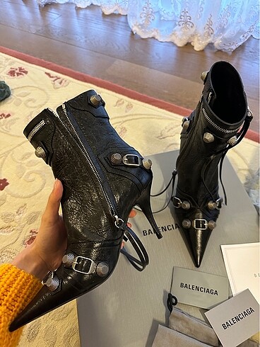 37 Beden Balenciaga