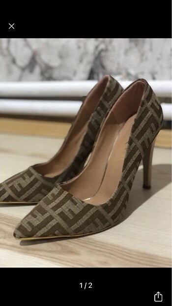Fendi model stiletto