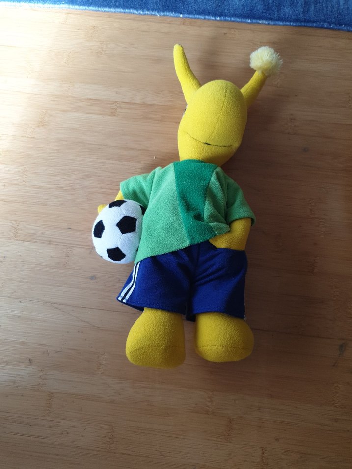 Sarı Renkli Futbol Temalı Peluş Oyuncak - Görsel 3