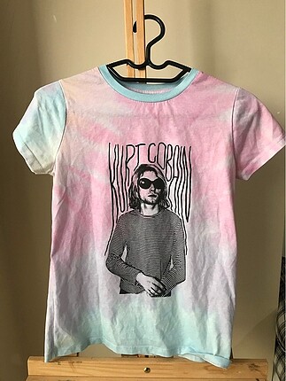 Kurt Cobain baskılı t-shirt