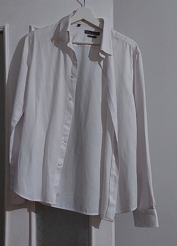 Beyaz koton gömlek