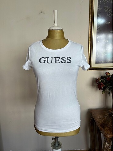 Guess beyaz tişört
