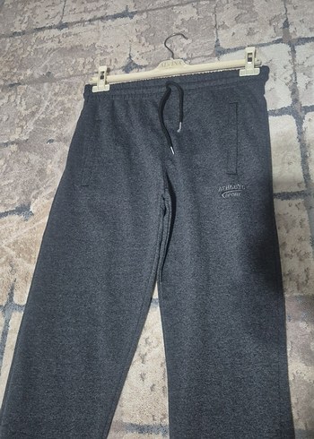 11 yaş erkek çocuk eşofman yenietiketli - Görsel 2