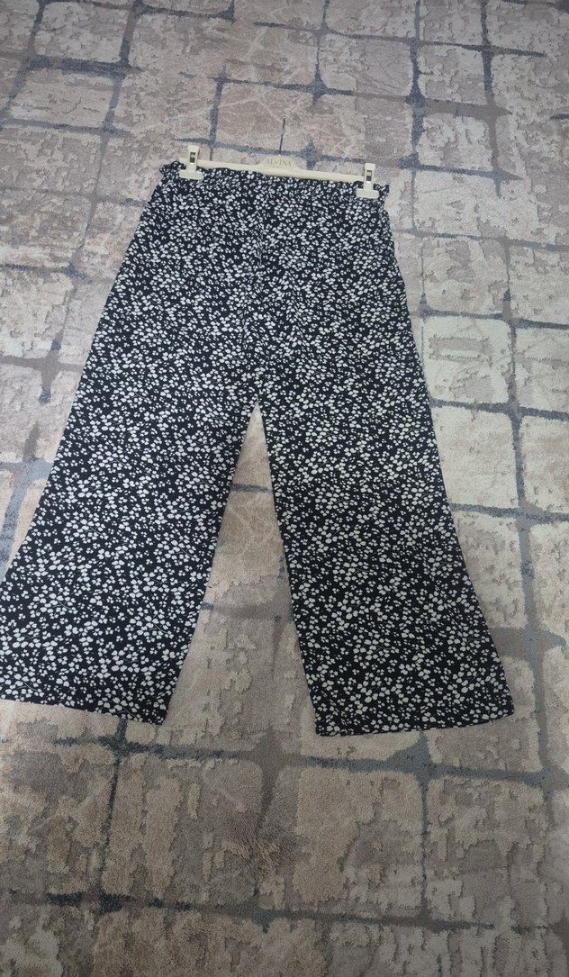 Kadın Siyah Çiçek Desenli Rahat Pantolon - Görsel 5