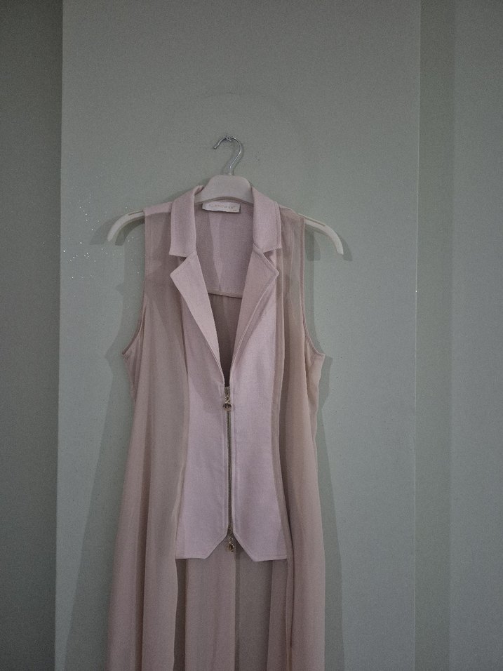 Uzun Kesim Kolsuz Bej Kadın Yelek - Görsel 2