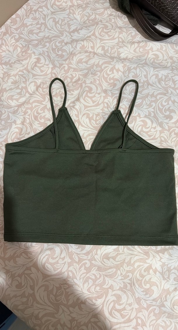 V Yaka Kolsuz Haki Crop Top - Görsel 2