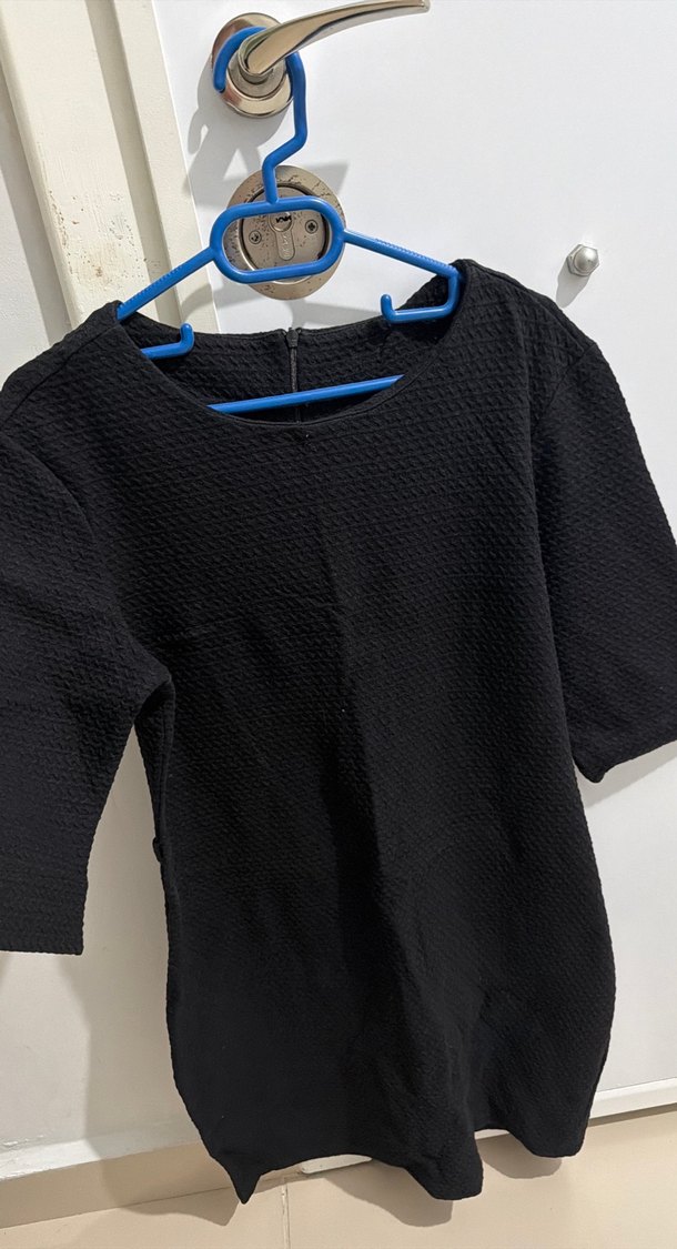 Siyah Kısa Kollu Örgü Midi Elbise - Görsel 2