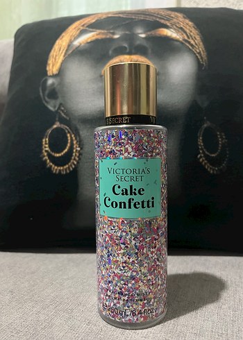 Victoria's Secret Cake Confetti Kadın Parfümü