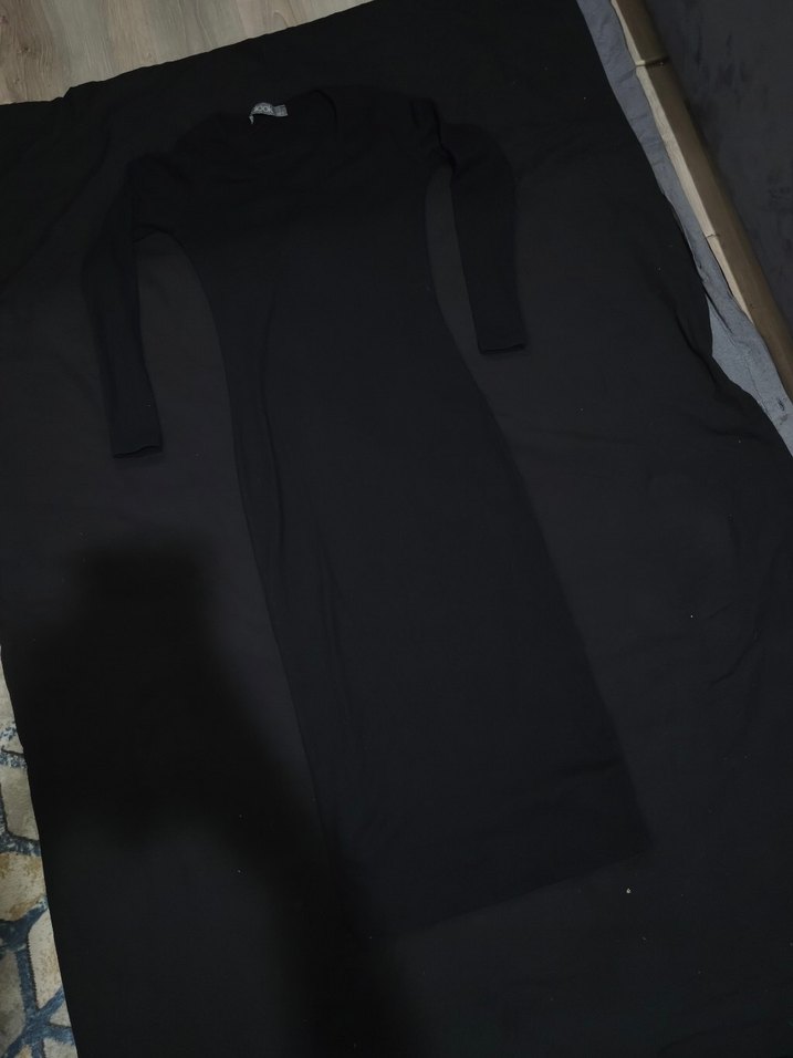 Siyah V Yakalı Midi Triko Elbise - Görsel 3