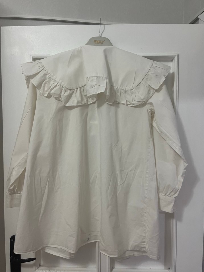 Merve gültekinler 
Fırfırlı Beyaz Keten Kadın Gömlek - Görsel 4